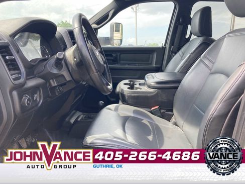 Used 2022 RAM 2500 Tradesman w/ Chrome Appearance Group image 3