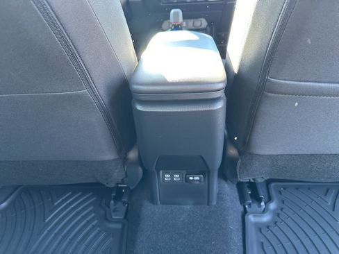 Used 2025 Toyota Prius Plug-In Hybrid image 22