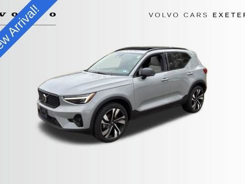 Used 2024 Volvo XC40 B5 Ultimate w/ Protection Package Premier AWD/4WD image 1