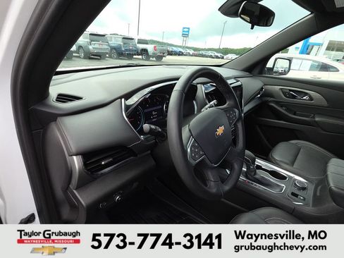 Used 2023 Chevrolet Traverse LT AWD/4WD image 14