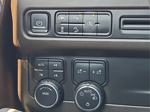 Used 2024 Chevrolet Tahoe Z71 AWD/4WD image 15