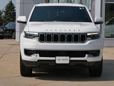 Used 2022 Jeep Wagoneer Series I AWD/4WD image 2
