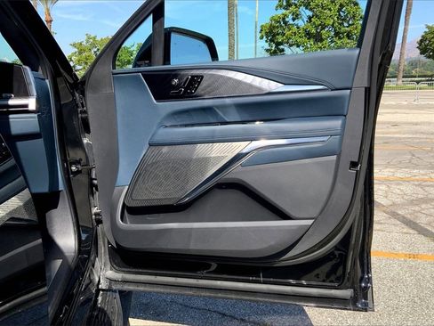 Used 2025 Cadillac Escalade IQ Luxury 2 image 33