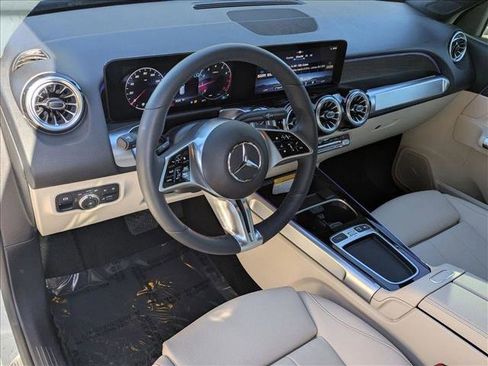 Certified 2025 Mercedes-Benz GLB 250 image 10