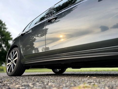 Used 2012 Volkswagen GTI 4-Door FWD image 37