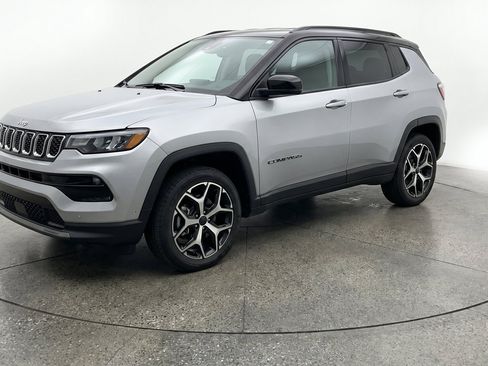 Used 2025 Jeep Compass Limited AWD/4WD image 3