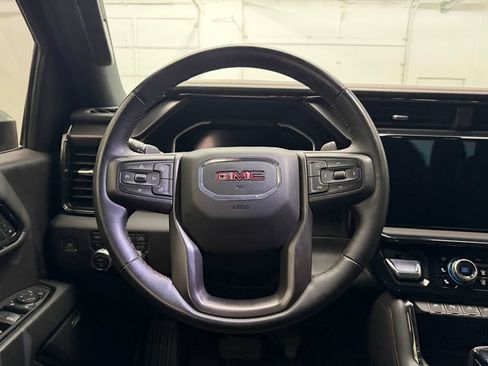 Used 2024 GMC Sierra 1500 AT4 w/ Technology Package AWD/4WD image 15