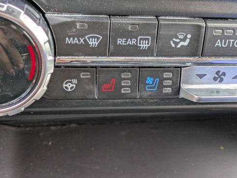 Used 2024 Ford F150 Platinum w/ Equipment Group 702A High image 30