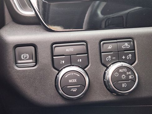 Used 2024 GMC Sierra 1500 SLT image 28