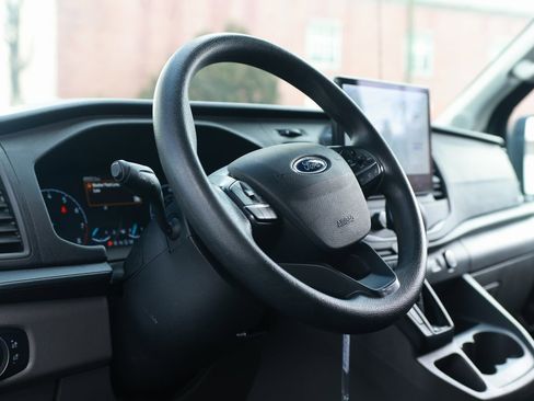 Used 2022 Ford Transit 350 XLT image 12