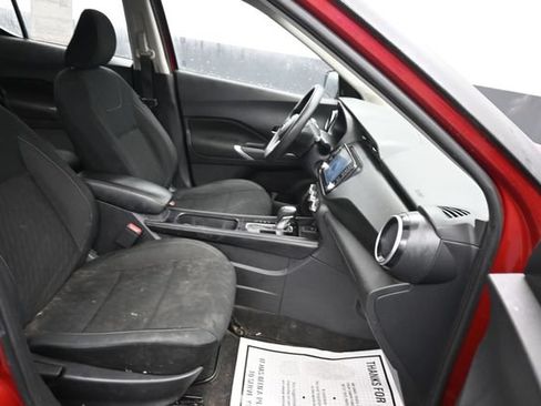 Used 2023 Nissan Kicks SV FWD image 7