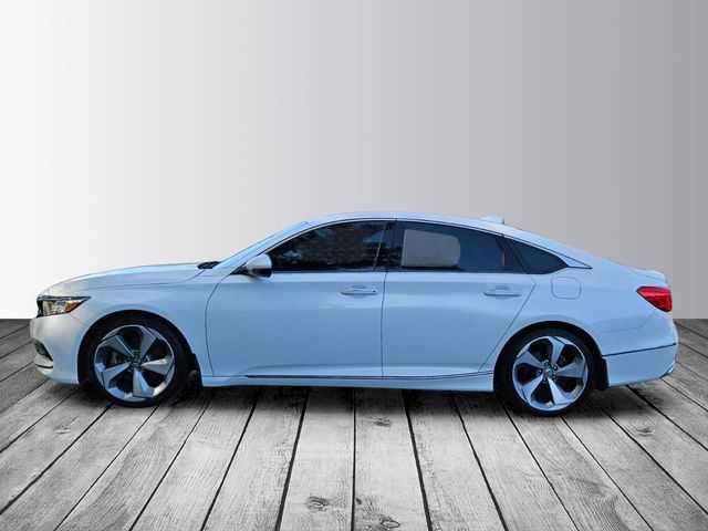 Used 2018 Honda Accord Touring image 2