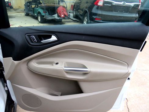 Used 2014 Ford C-MAX Energi SEL image 10