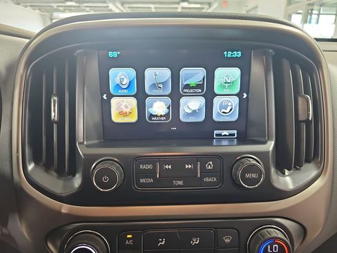 Used 2018 Chevrolet Colorado Z71 AWD/4WD image 26