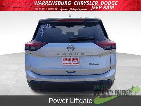 Used 2024 Nissan Rogue SV AWD/4WD image 6