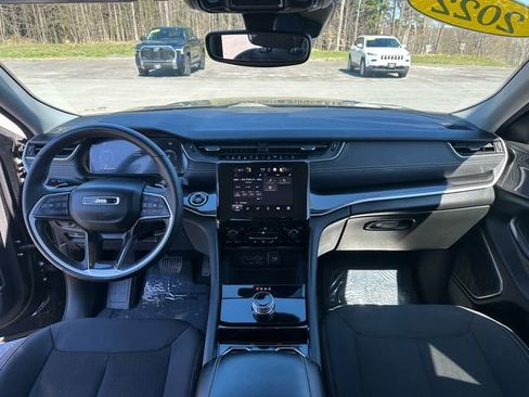 Used 2022 Jeep Grand Cherokee L Laredo w/ Luxury Tech Group I AWD/4WD image 12