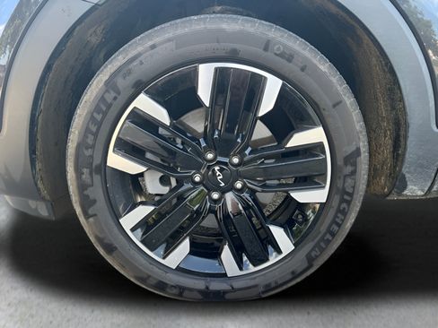 Used 2025 Kia Telluride SX w/ SX Captain's Chair Package AWD/4WD image 34