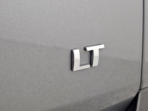 Used 2019 Chevrolet Traverse LT FWD image 31