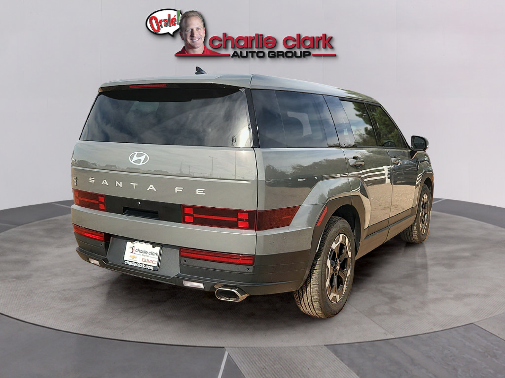 Used 2025 Hyundai Santa Fe SE FWD image 5