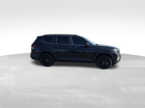 Used 2026 Volkswagen Atlas SE w/ Panoramic Sunroof Package FWD image 5