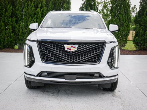 Used 2026 Cadillac Escalade ESV Sport w/ LPO, ONYX Package AWD/4WD image 3