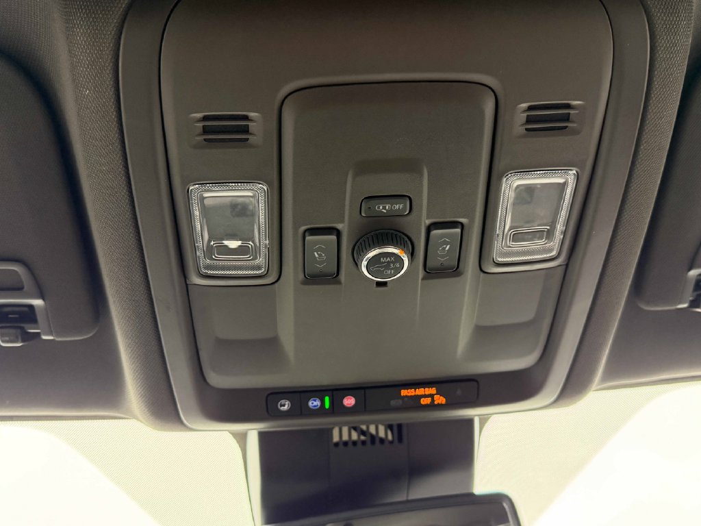 Used 2025 Chevrolet Tahoe Z71 w/ Comfort Package AWD/4WD image 39
