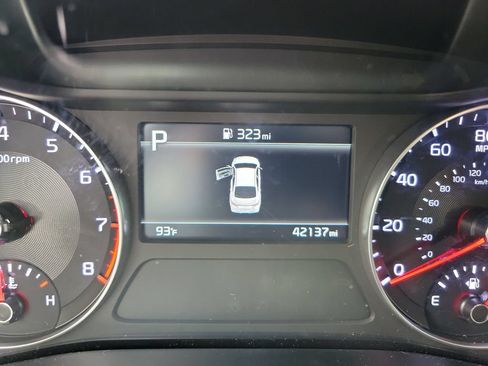 Used 2024 Kia Forte LXS w/ LXS Technology Package FWD image 19