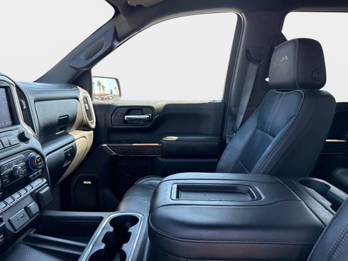 Used 2019 Chevrolet Silverado 1500 High Country w/ Technology Package image 26