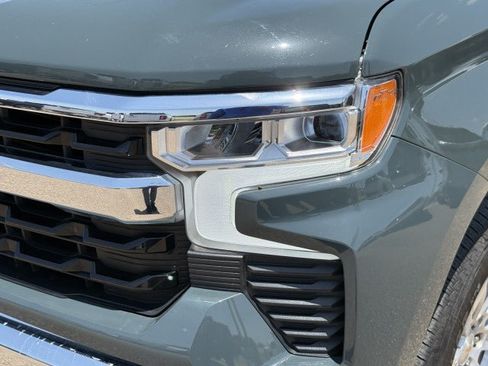 Used 2025 Chevrolet Silverado 1500 LT AWD/4WD image 17