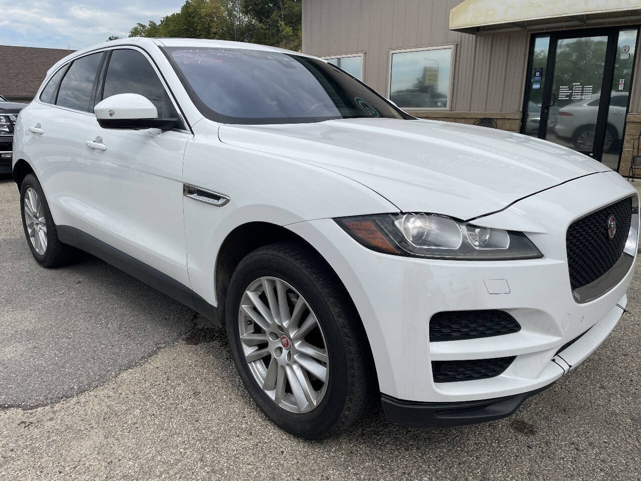 Used 2017 Jaguar F-PACE Prestige AWD/4WD image 3