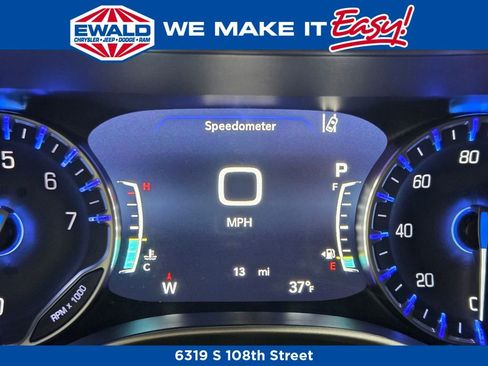 New 2026 Chrysler Pacifica Select image 22