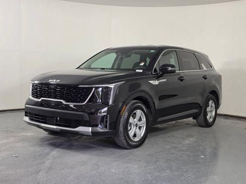 Certified 2026 Kia Sorento LX FWD image 1