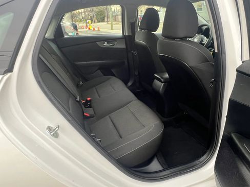 Used 2019 Kia Forte LXS FWD image 28