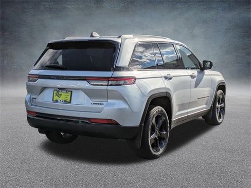 New 2025 Jeep Grand Cherokee Limited w/ Black Appearance Package image 4