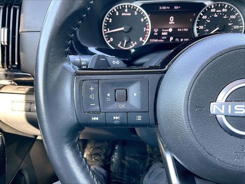 Used 2022 Nissan Pathfinder SV AWD/4WD image 22
