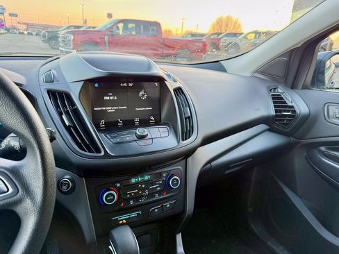Used 2019 Ford Escape SE image 14