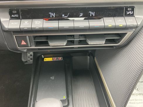 Used 2026 Toyota Camry SE w/ Convenience Package image 17