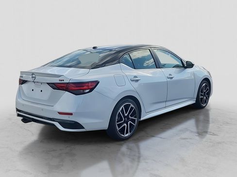 New 2025 Nissan Sentra SR w/ Trunk Package image 2