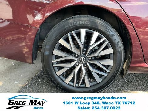 Used 2025 Nissan Altima 2.5 SV FWD image 10