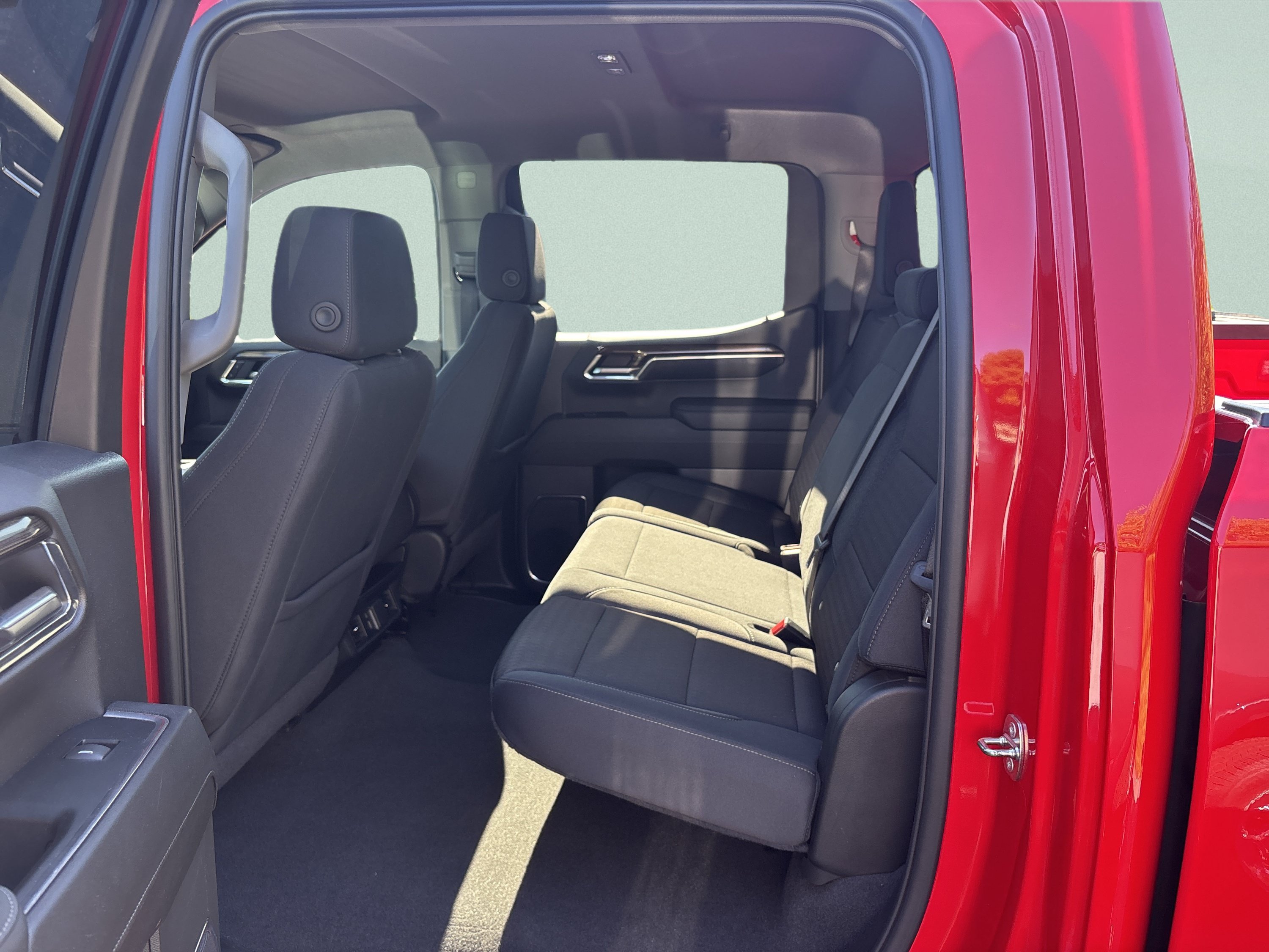 Used 2024 Chevrolet Silverado 1500 LT AWD/4WD image 15