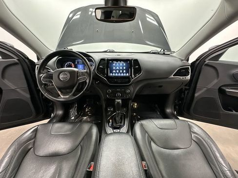 Used 2019 Jeep Cherokee Limited image 21