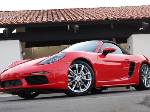 Used 2017 Porsche 718 Boxster RWD image 64