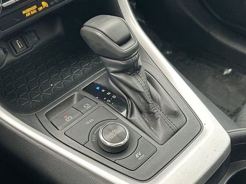 Certified 2020 Toyota RAV4 XLE image 24