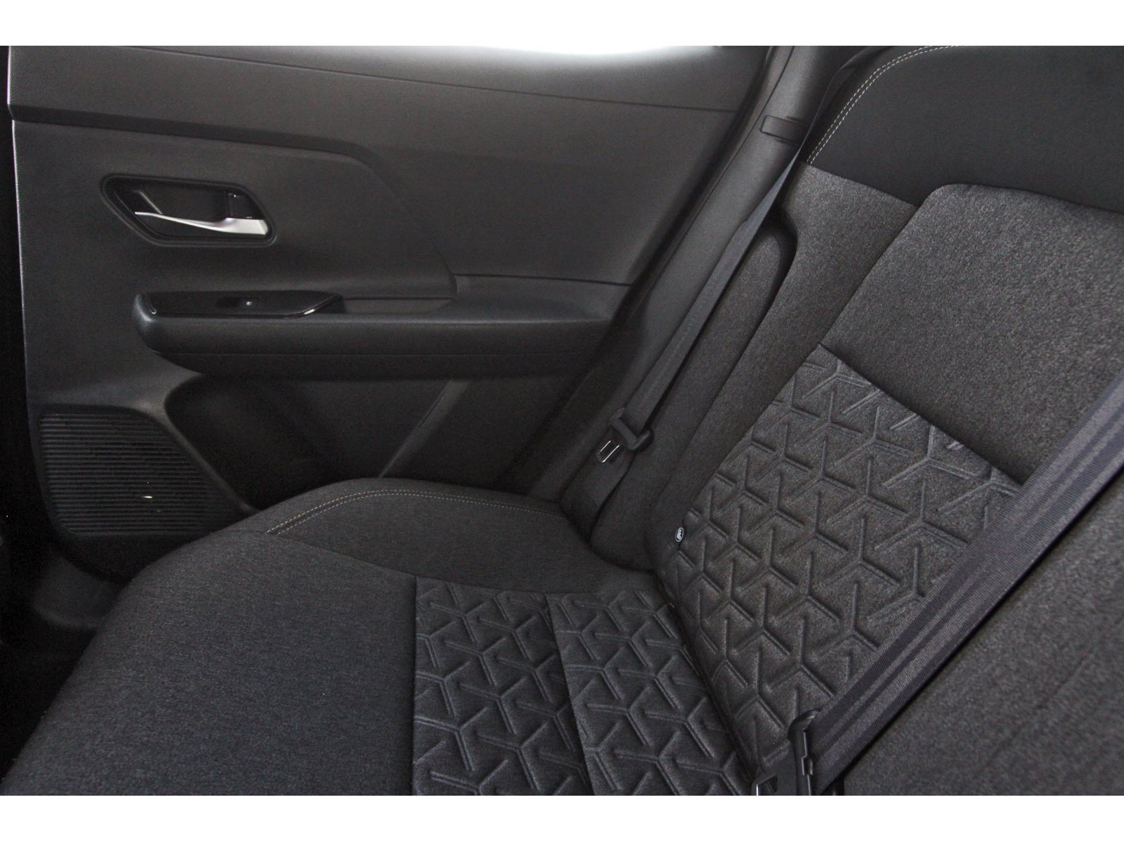 Certified 2025 Nissan Kicks SV FWD image 15