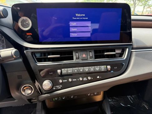 Used 2024 Lexus ES 350 w/ Premium Package FWD image 12