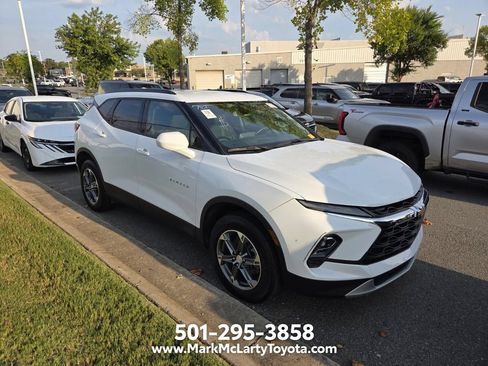 Used 2024 Chevrolet Blazer LT w/ Convenience Package FWD image 2