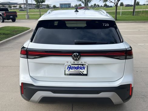 Certified 2026 Volkswagen Tiguan S FWD image 8