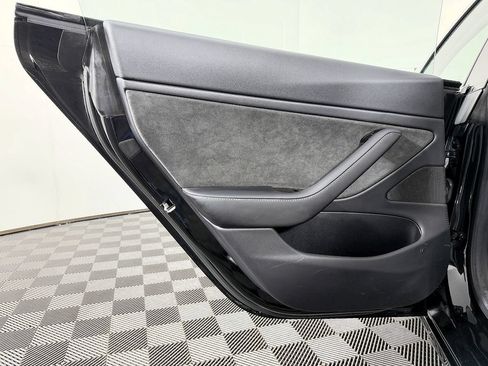 Used 2018 Tesla Model 3 Long Range RWD image 32