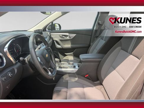 Used 2025 Chevrolet Blazer LT FWD image 21