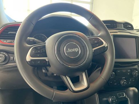 Used 2023 Jeep Renegade Trailhawk AWD/4WD image 14
